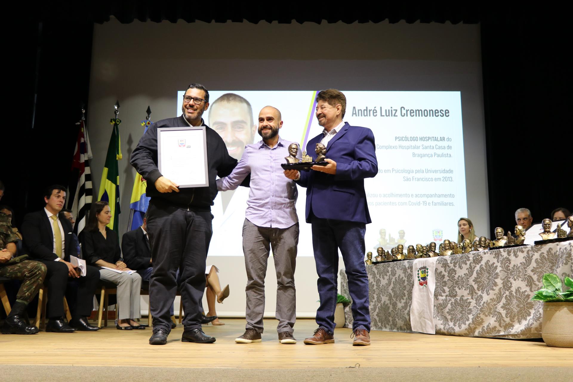 28.10.2022 Entrega das Comendas Ign&aacute;cia da Silva Pimentel e Ant&ocirc;nio Pires Pimentel (19)