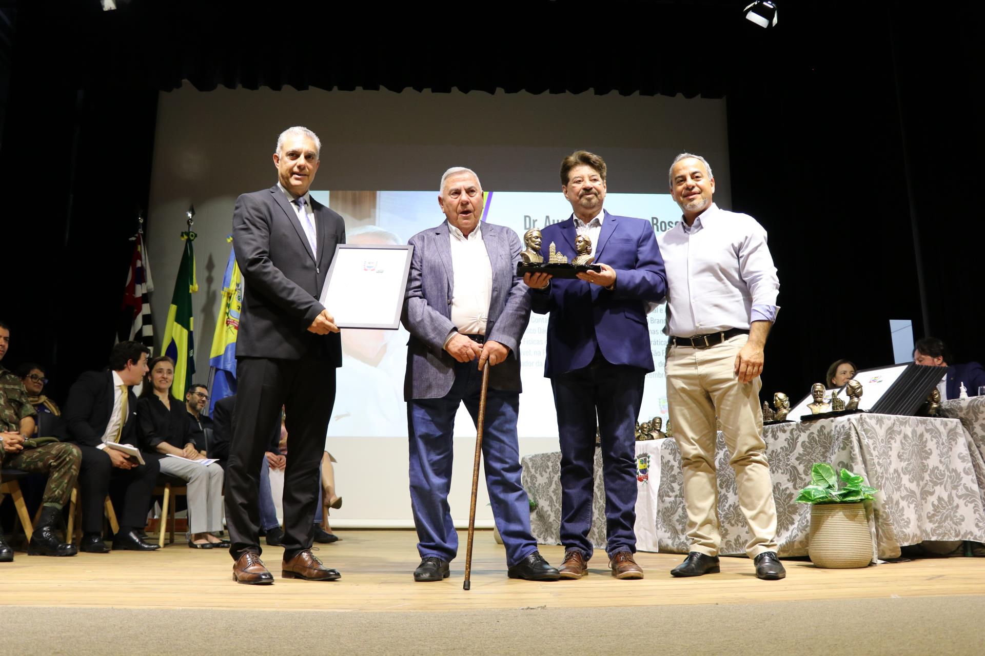 28.10.2022 Entrega das Comendas Ign&aacute;cia da Silva Pimentel e Ant&ocirc;nio Pires Pimentel (23)