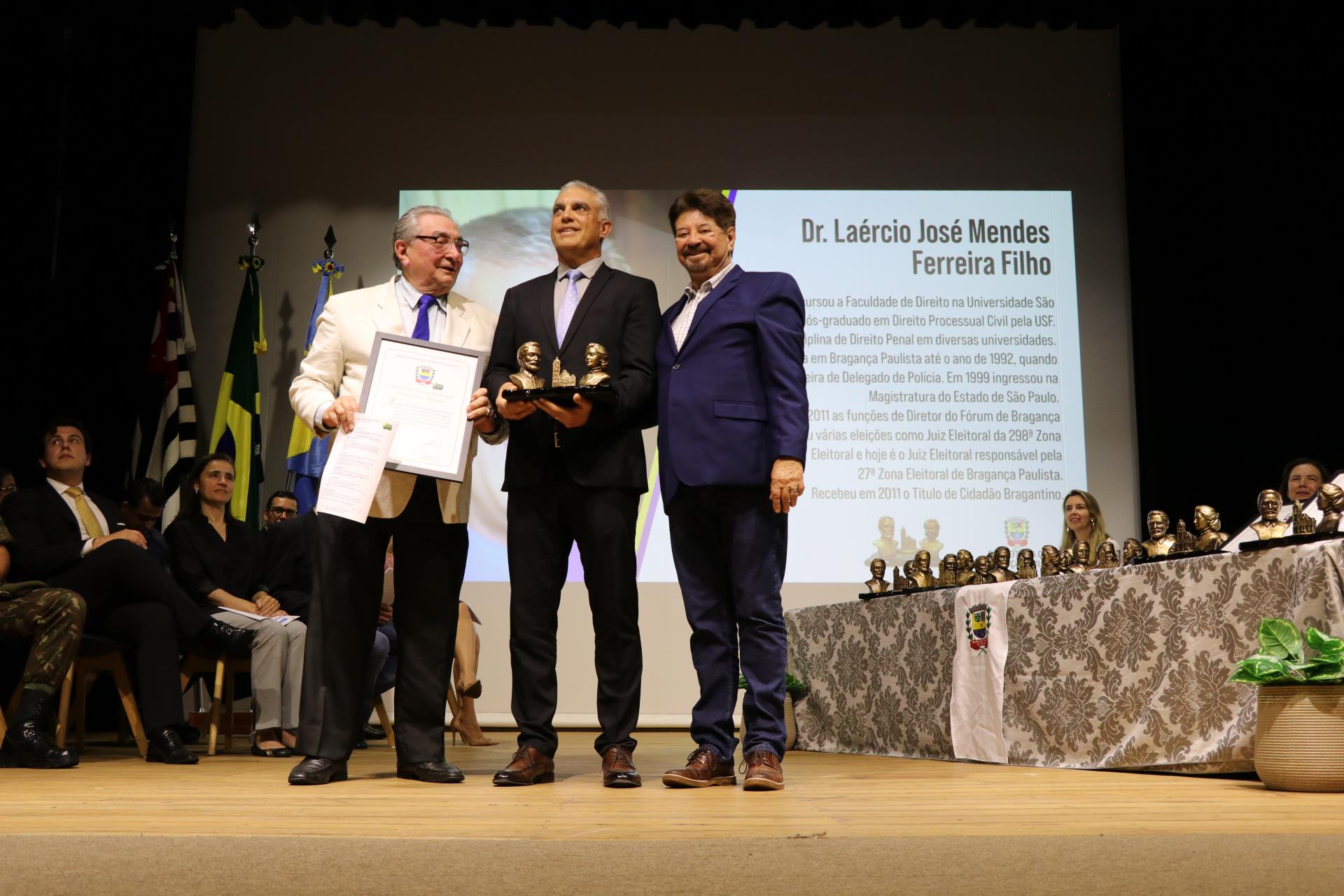 28.10.2022 Entrega das Comendas Ign&aacute;cia da Silva Pimentel e Ant&ocirc;nio Pires Pimentel (25)