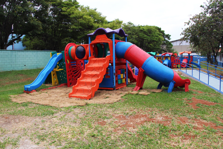 11.11.2020 Escola Municipal Jandyra Colombi Costa Valente Bairro São Lourenço 2
