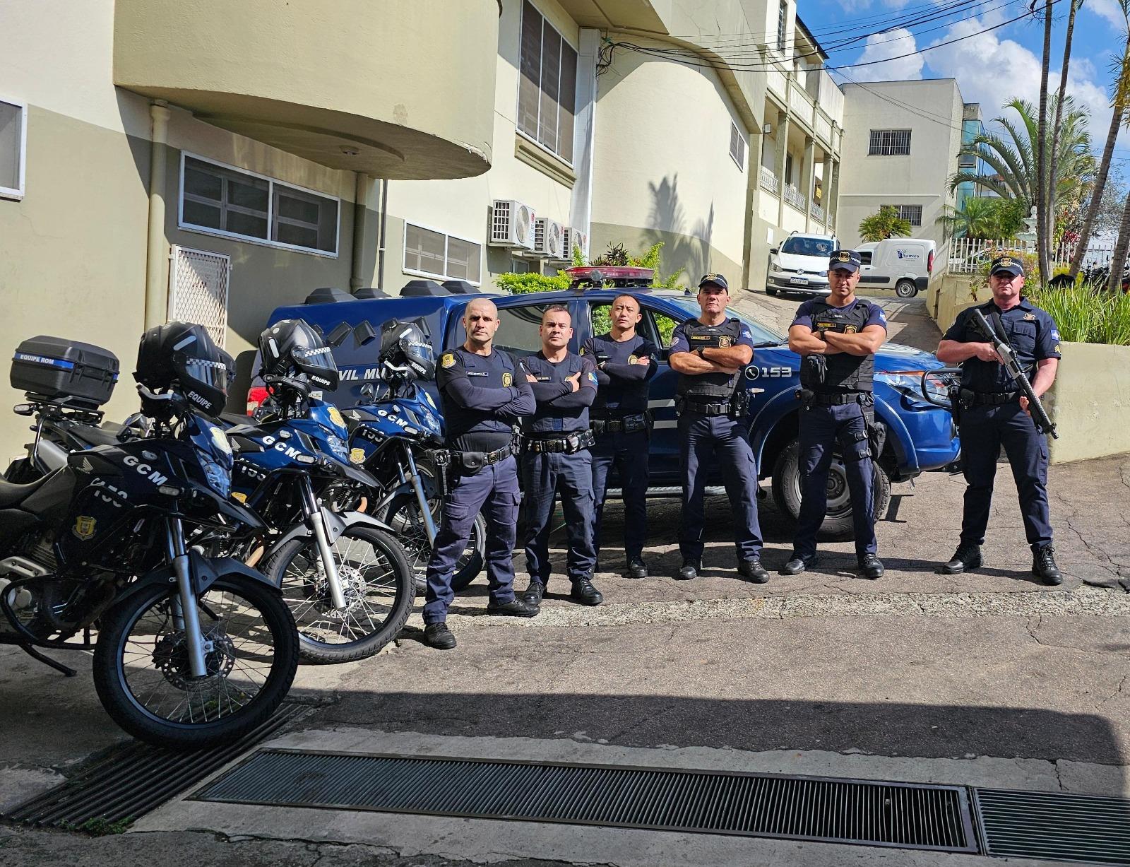 GCM presta apoio em emerg&ecirc;ncia envolvendo uma gestante em trabalho de parto (1)