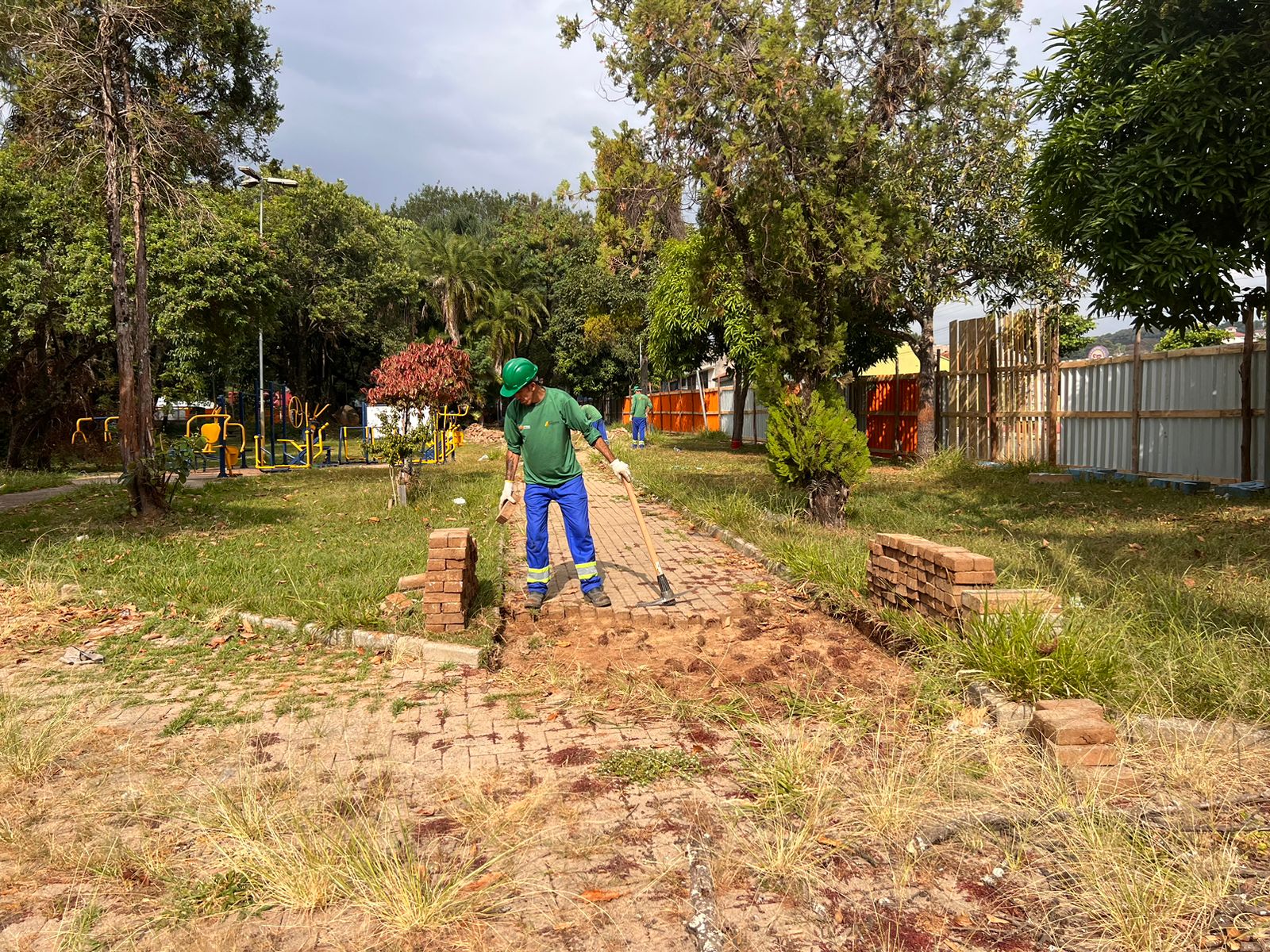 In&iacute;cio da reforma da Pra&ccedil;a Jacinto Os&oacute;rio transformar&aacute; o bairro do Matadouro  (1)