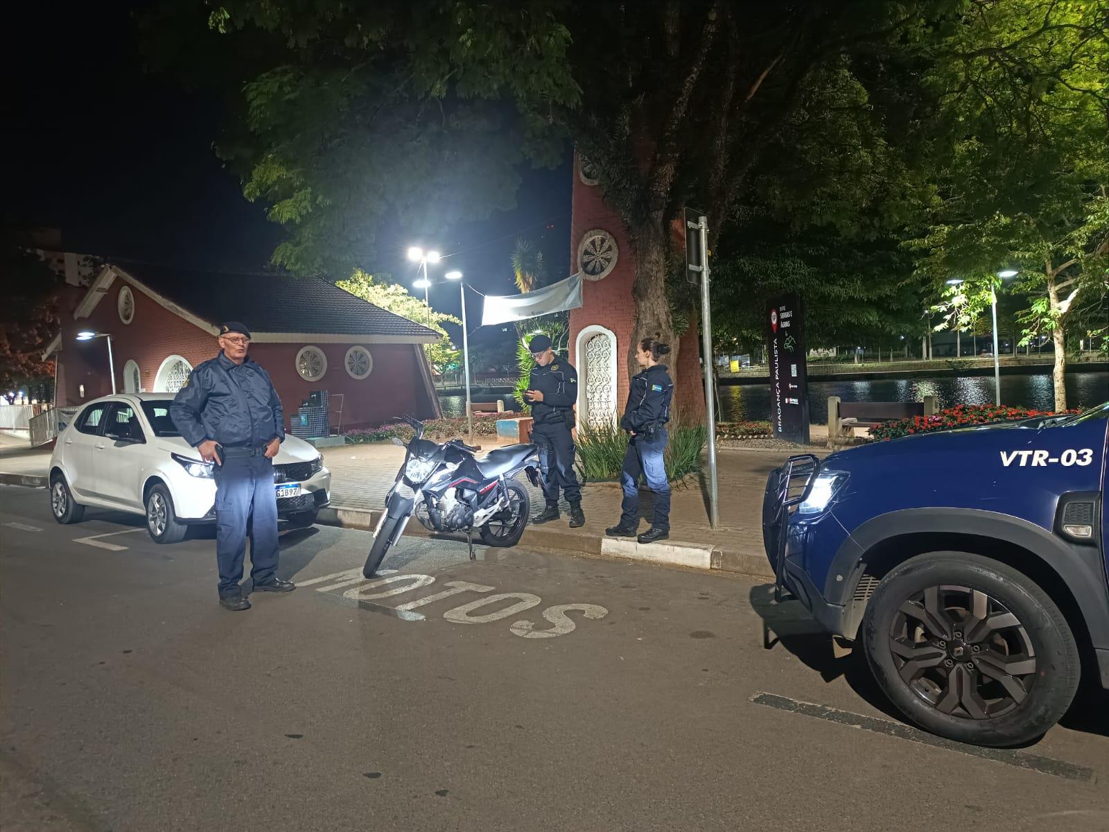 GCM de Bragan&ccedil;a Paulista apreende motocicleta 2