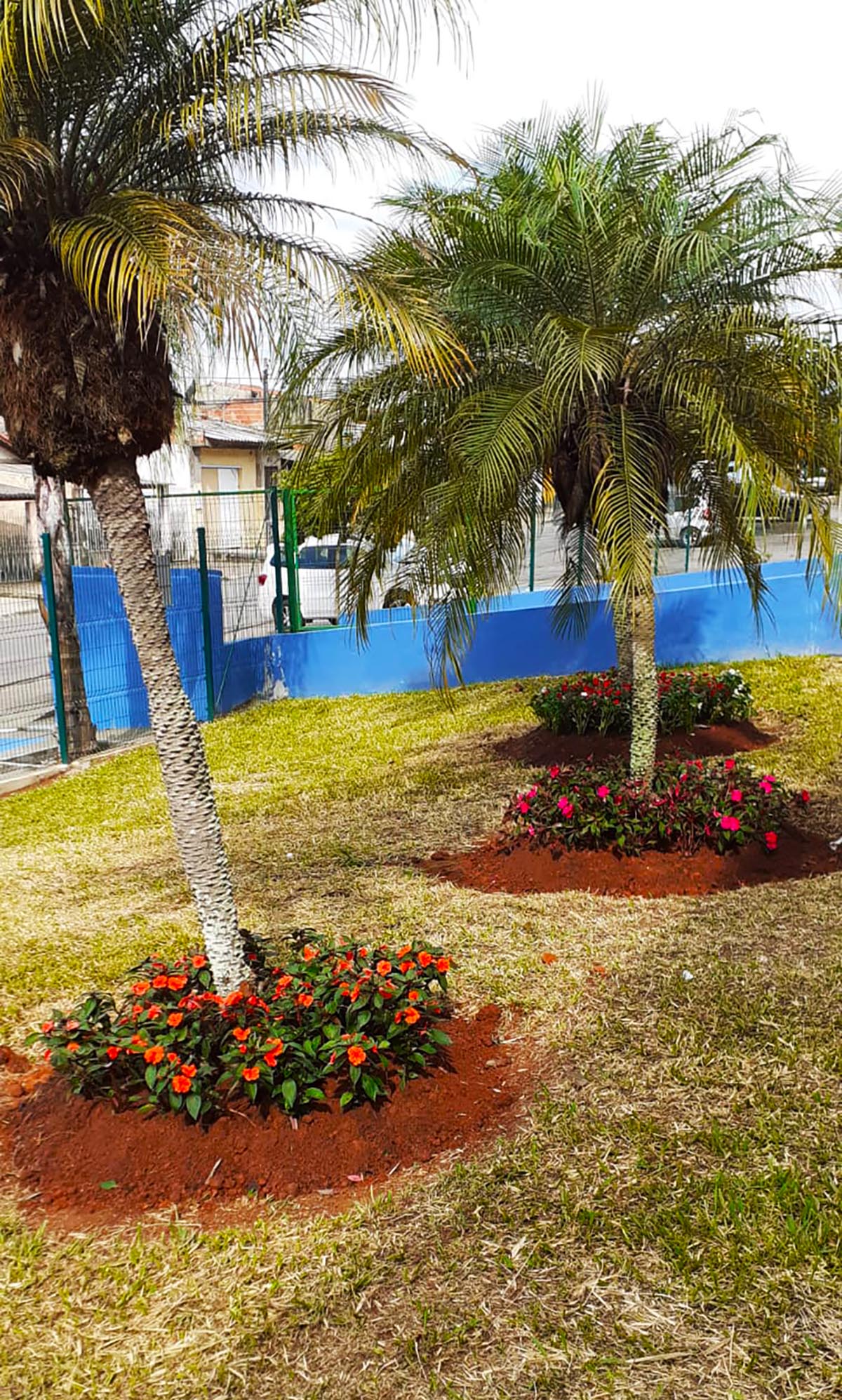 18.02.2022 Prefeitura continua revitalizando pra&ccedil;as e jardins da cidade (1)