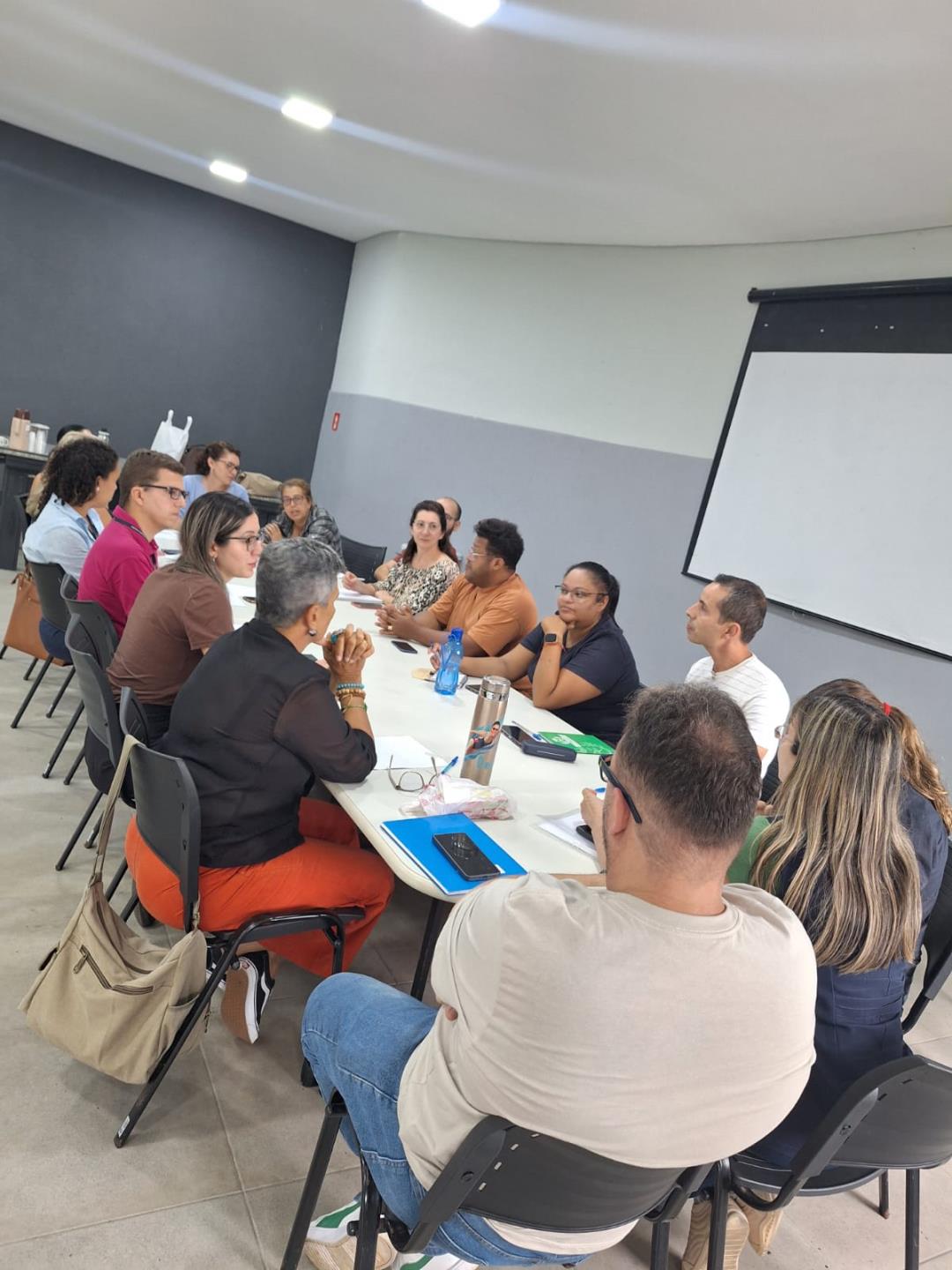 SEMADS e Secretaria de Saúde promovem reunião para aprimorar atendimento à população (1)