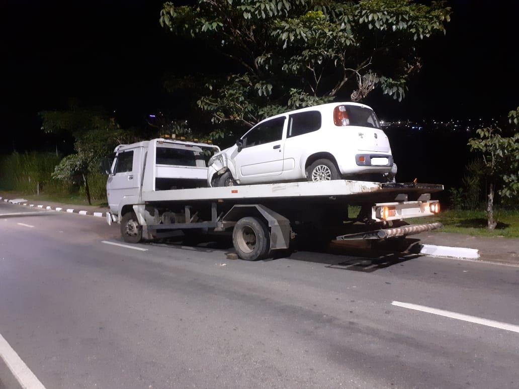 GCM de Bragan&ccedil;a Paulista prende motorista embriagado ap&oacute;s colis&atilde;o na Avenida Norte-Sul (2)