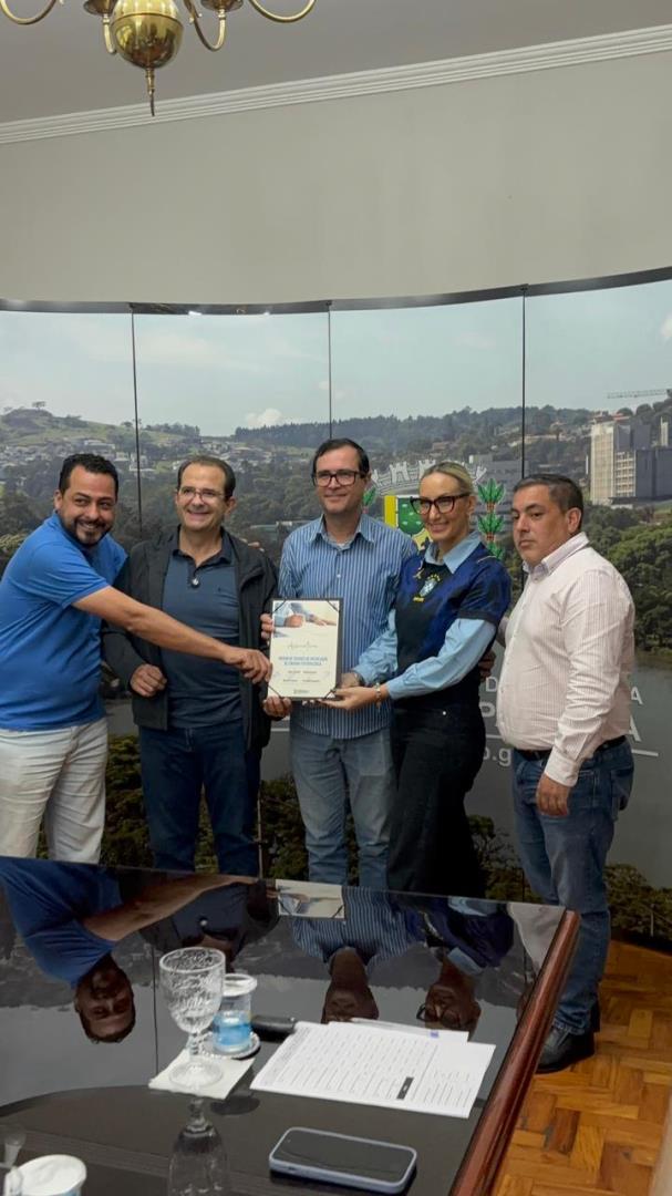 Dez escolas municipais receber&atilde;o sistemas de energia solar 01