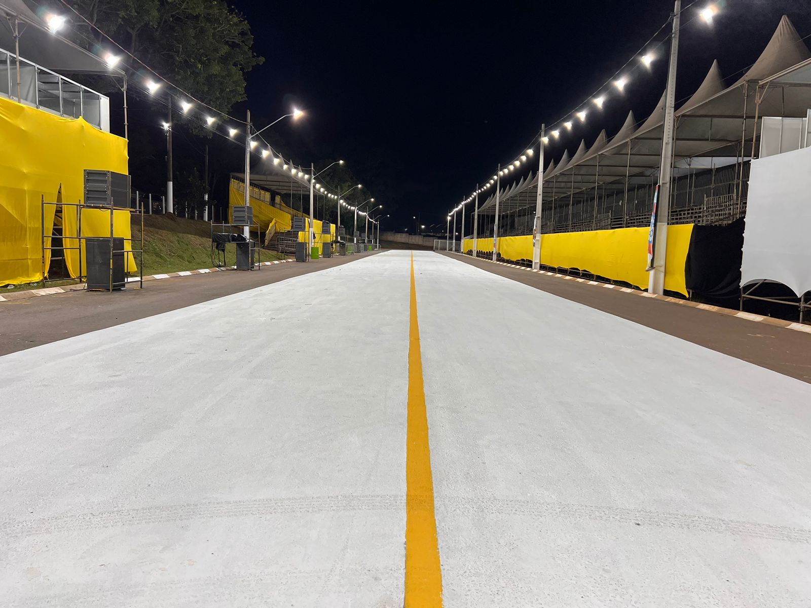 Denomina&ccedil;&atilde;o de Ricardo Bonini &agrave; Passarela do Samba no Posto de Monta