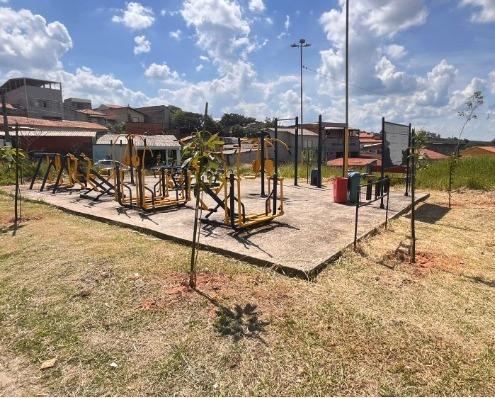 Secretaria Municipal de Meio Ambiente amplia arboriza&ccedil;&atilde;o com plantio de 60 mudas no Jardim S&atilde;o Miguel (1)