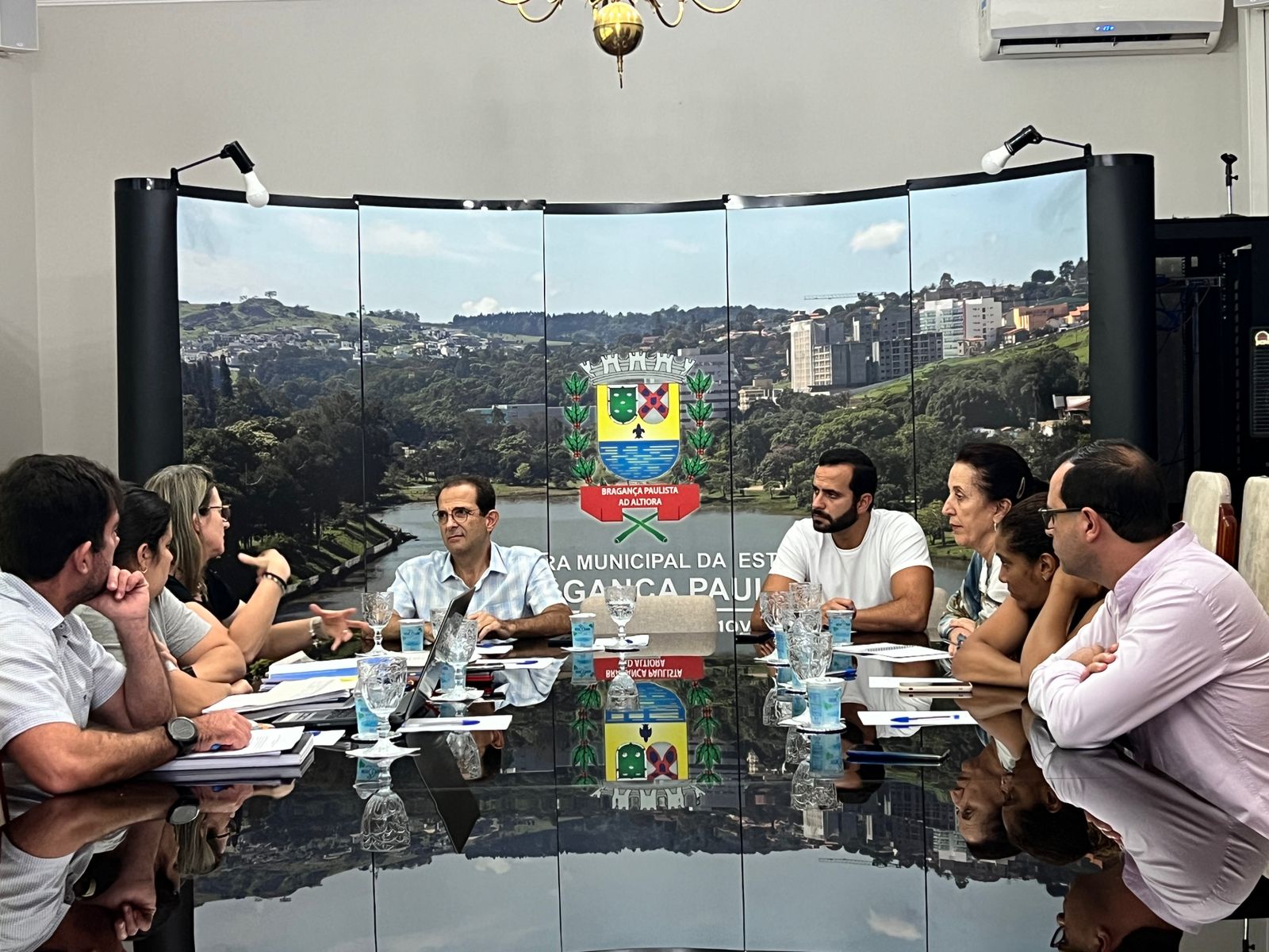 06.02.2025 Bragan&ccedil;a Paulista recebe membros da APRECESP para discutir o futuro das est&acirc;ncias tur&iacute;sticas (2)