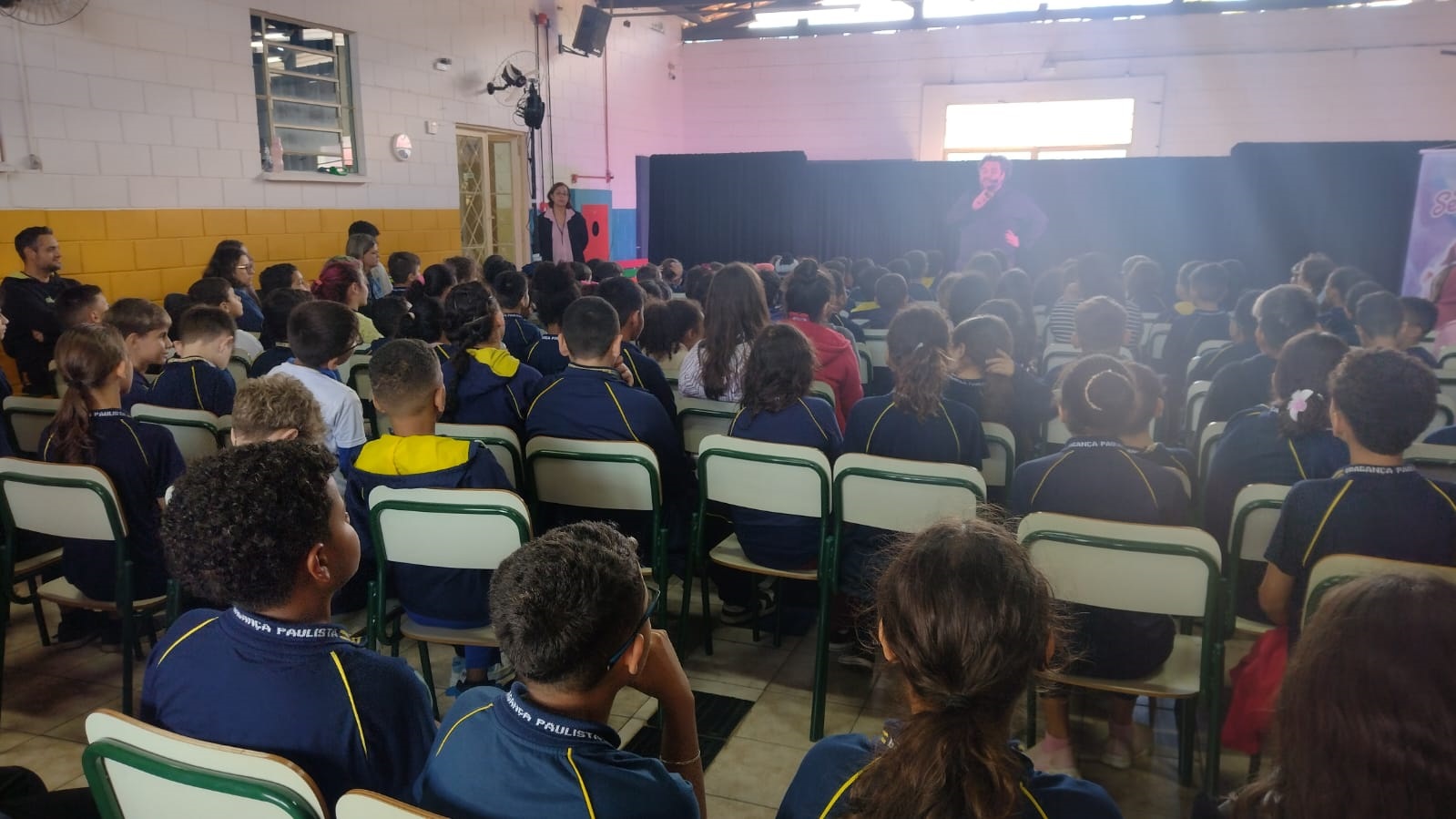 08.04.2025 Companhia de Teatro Truks realiza apresenta&ccedil;&atilde;o em Escola Municipal de Bragan&ccedil;a Paulista (1)