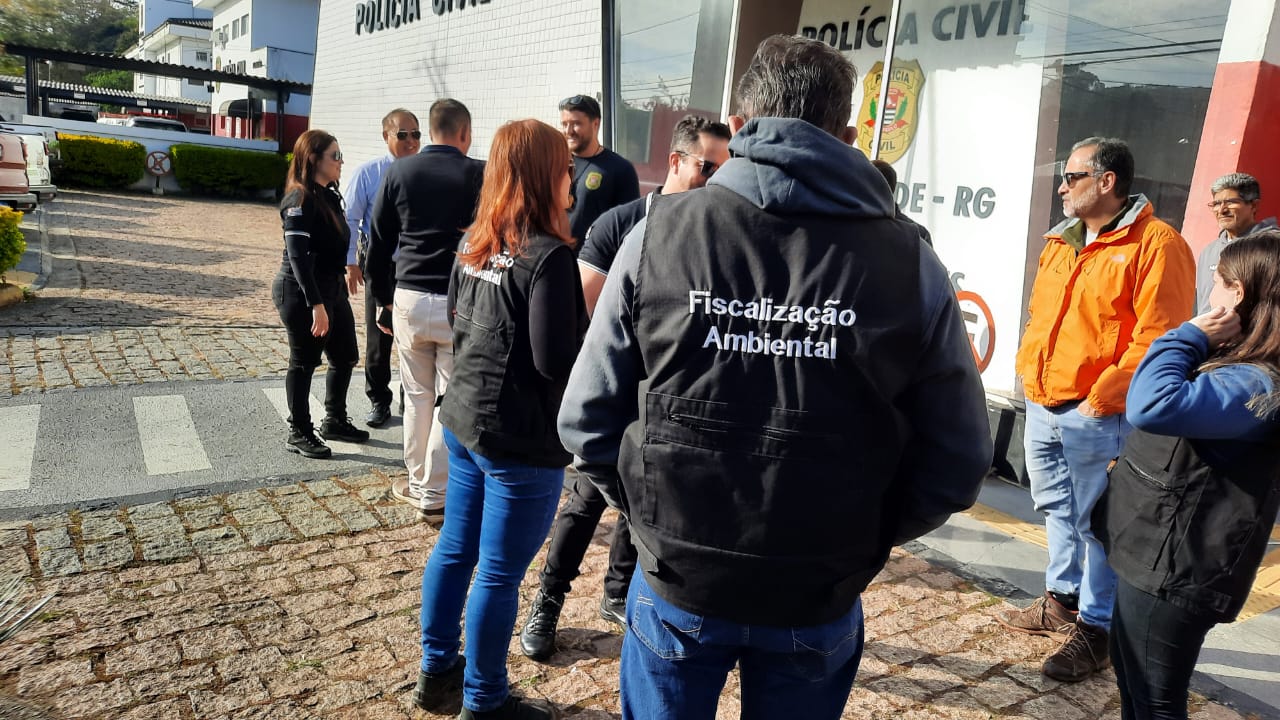 Fiscaliza&ccedil;&atilde;o ambiental resulta em interdi&ccedil;&atilde;o de &aacute;rea com descarte irregular e maus-tratos a animais 1