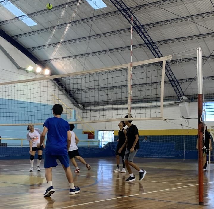 Escolinha de Voleibol retoma atividades no Ginásio Lourenção (2)