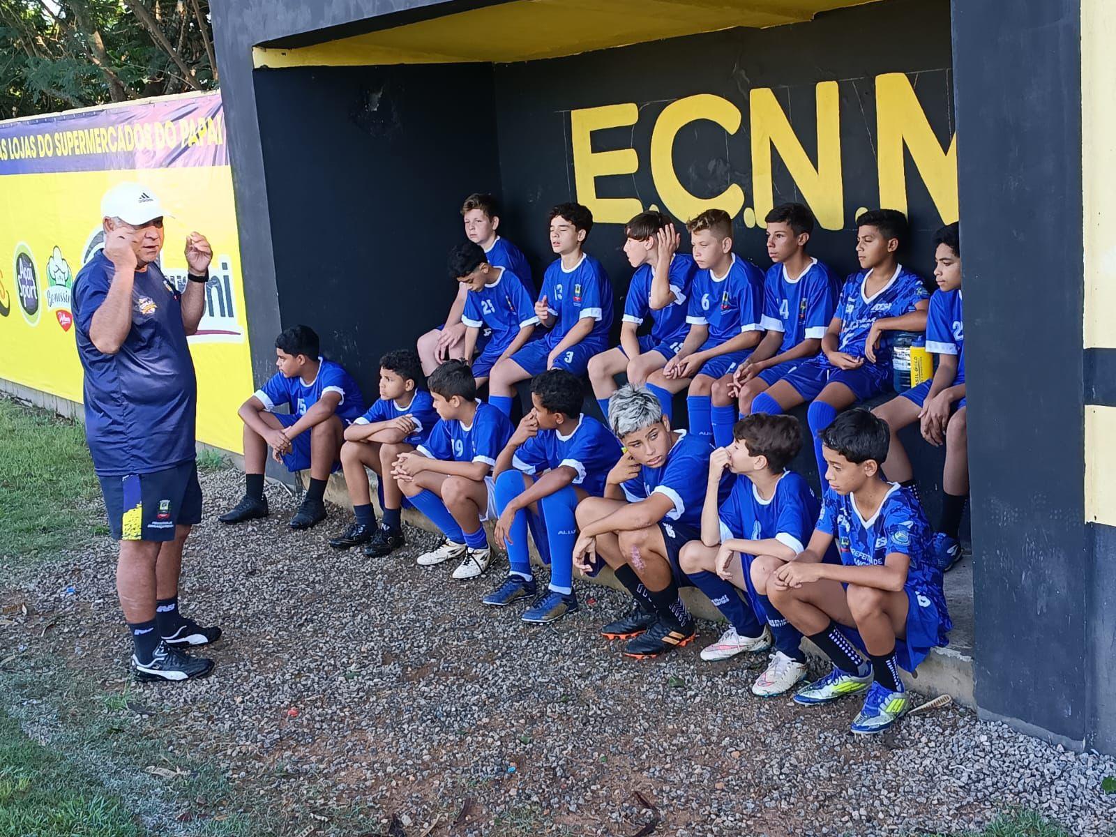 Escolinha da SEMJEL disputa amistoso no Novo Mundo (1)