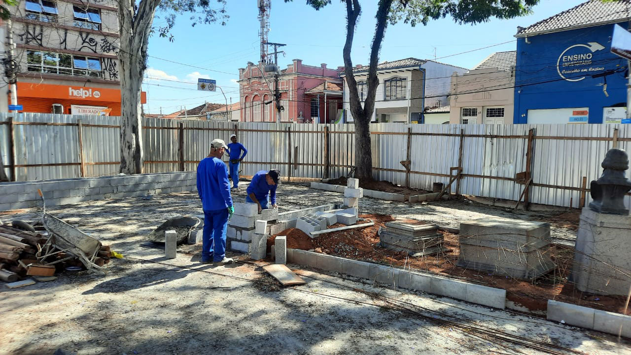 18.11.2022 Reforma da Praça José Bonifácio segue em execução (2)