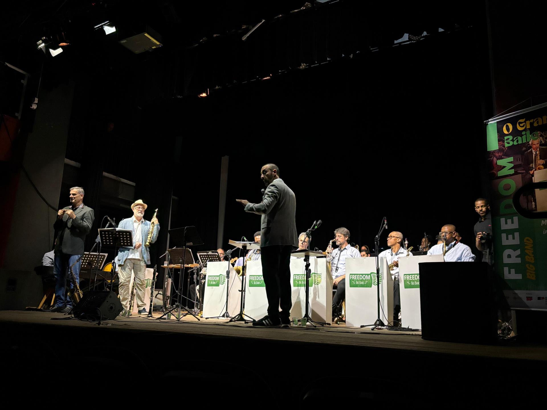 Teatro Carlos Gomes lotado e público emocionado Bragança (3)