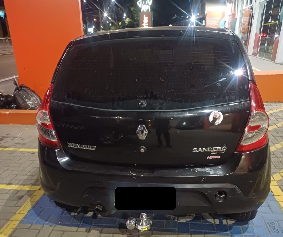 GCM de Bragan&ccedil;a Paulista localiza ve&iacute;culo furtado e apreende drogas durante abordagem (2)