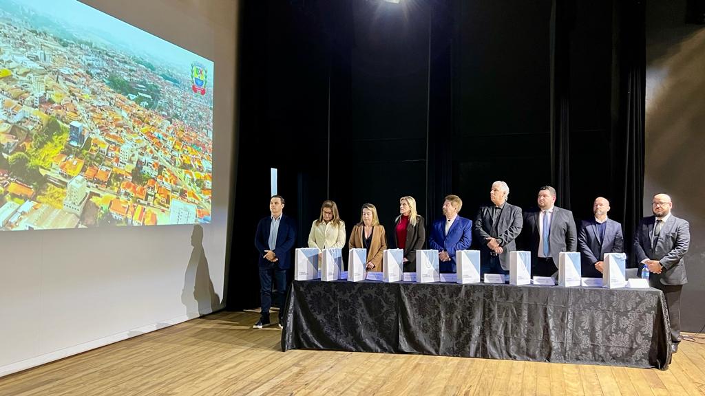 Lançamento Citys Book 01