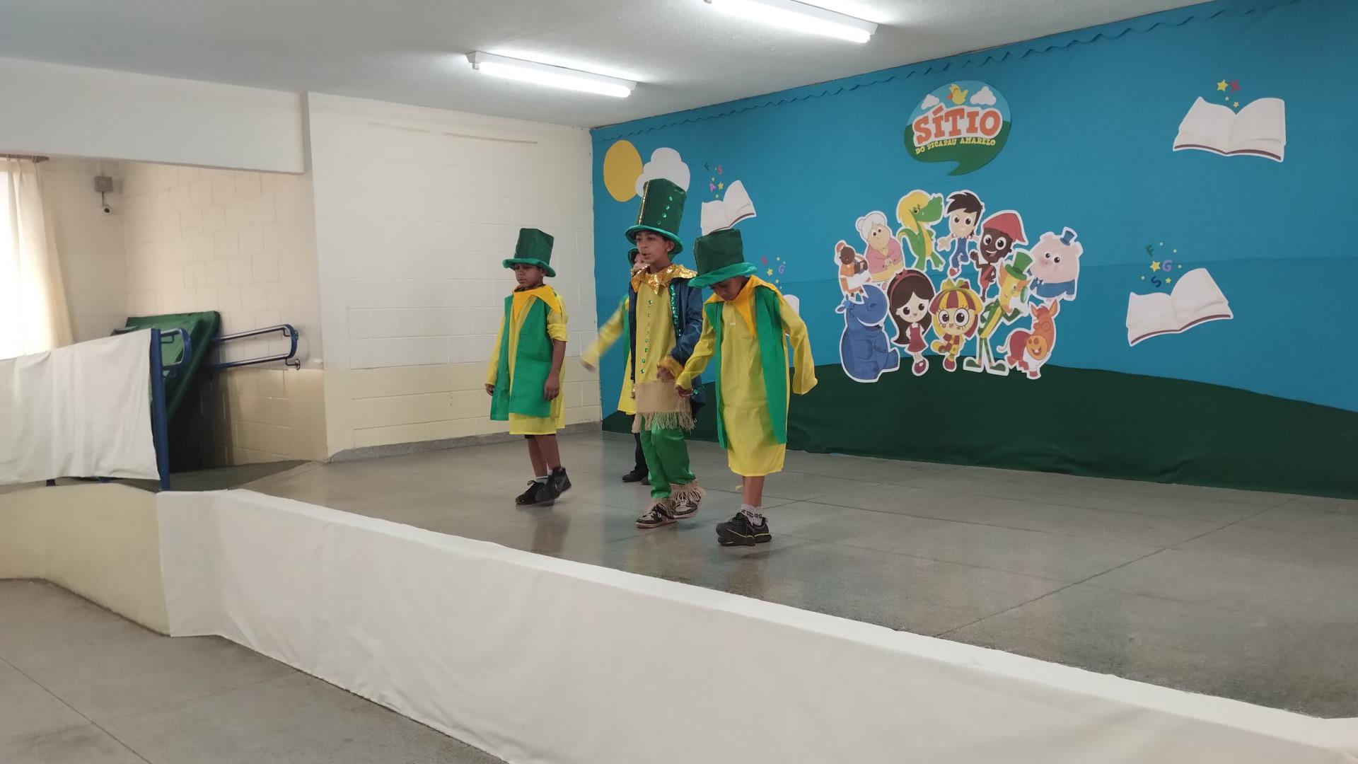 Alunos da E.M. Prof. Abner Antonio Sperendio realizam espetáculo cultural (1)