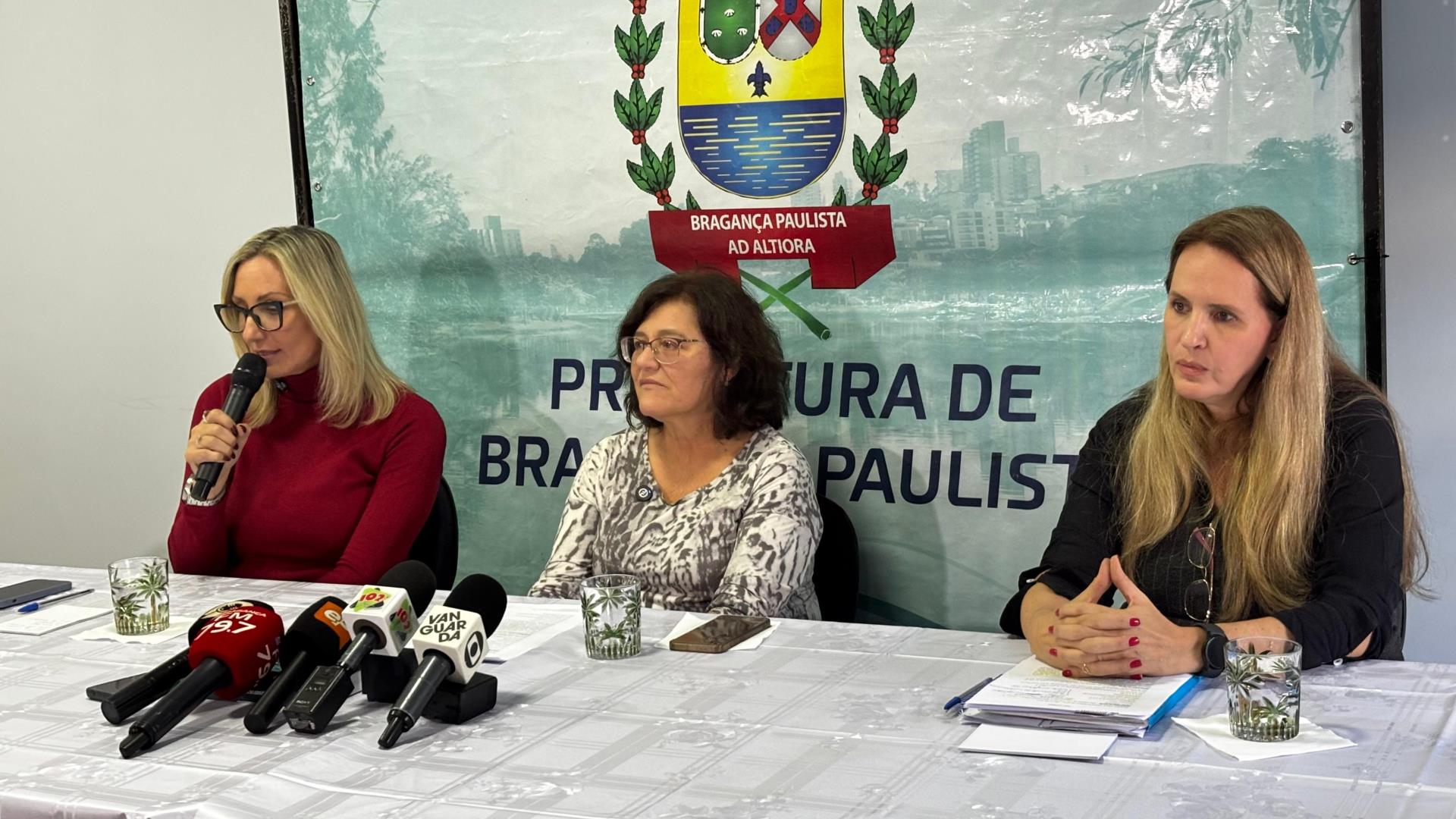 Coletiva de imprensa detalha investiga&ccedil;&atilde;o de meningite e medidas de vigil&acirc;ncia epidemiol&oacute;gica na rede escolar 01