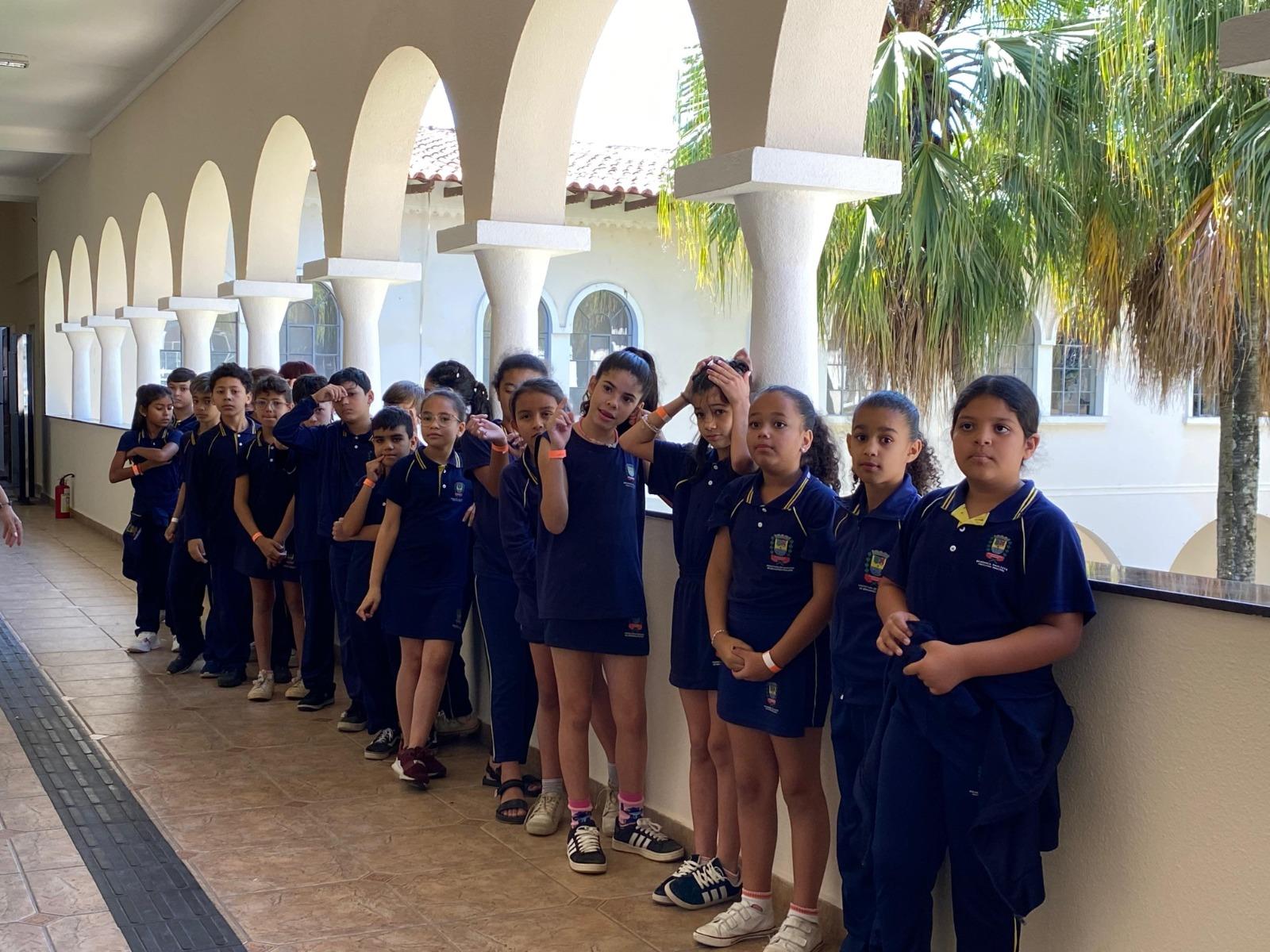 1 - Alunos do 4º ano da E.M. Zitta de Mello Barbosa durante as (8)