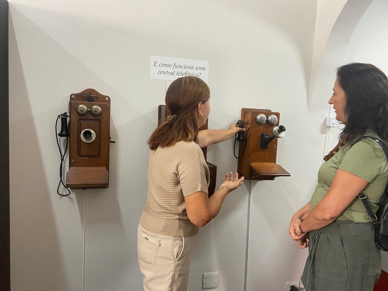TV Aparecida exibe mat&eacute;ria especial sobre o Dia do Telefone no Museu do Telefone de Bragan&ccedil;a Paulista (2)