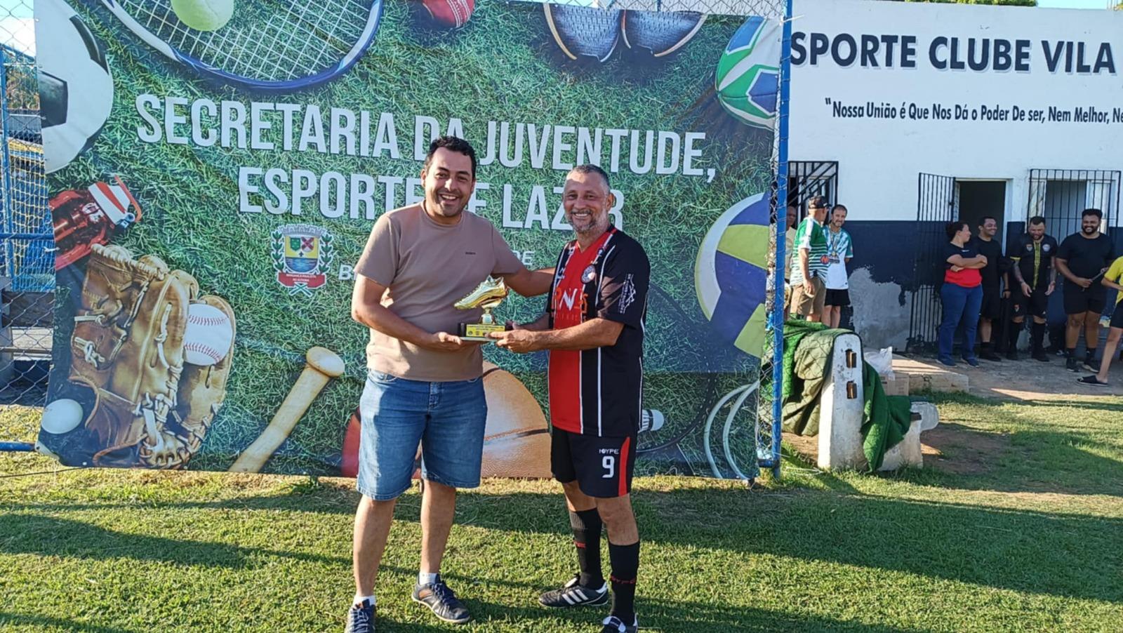 Carl&atilde;o artilheiro da competi&ccedil;&atilde;o - Vila Edna