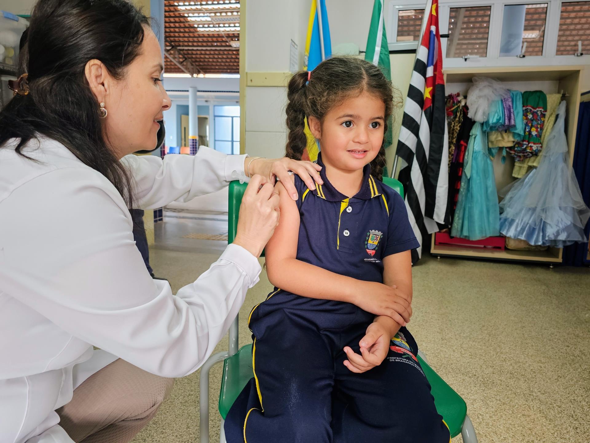 FOTO 1_VACINAÇÃO NAS ESCOLAS_23-04-2025