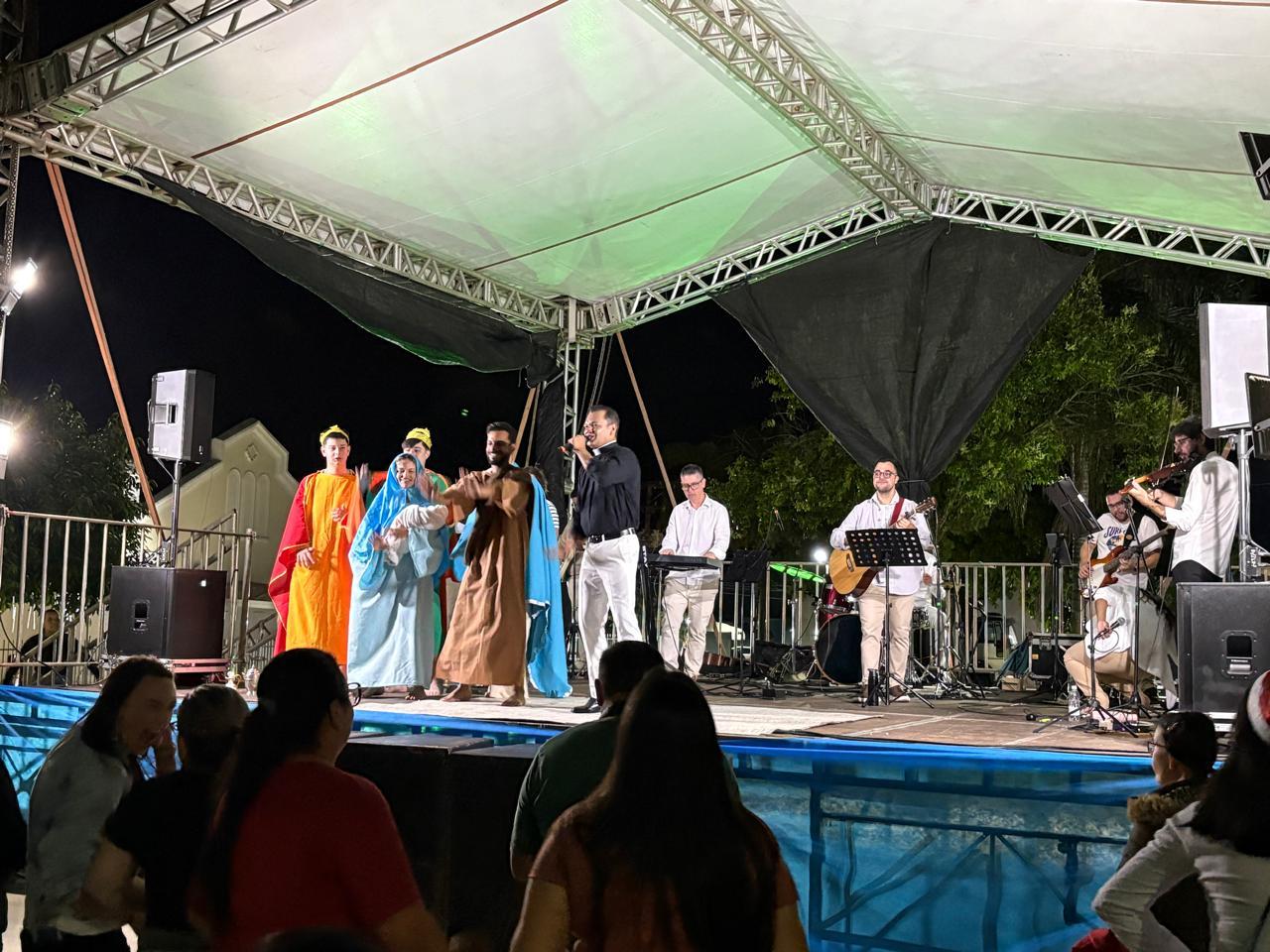 Show &ldquo;Natal do Rei&rdquo; emociona p&uacute;blico e transforma a Pra&ccedil;a do Matadouro em um grande encontro de f&eacute; e alegria (2)
