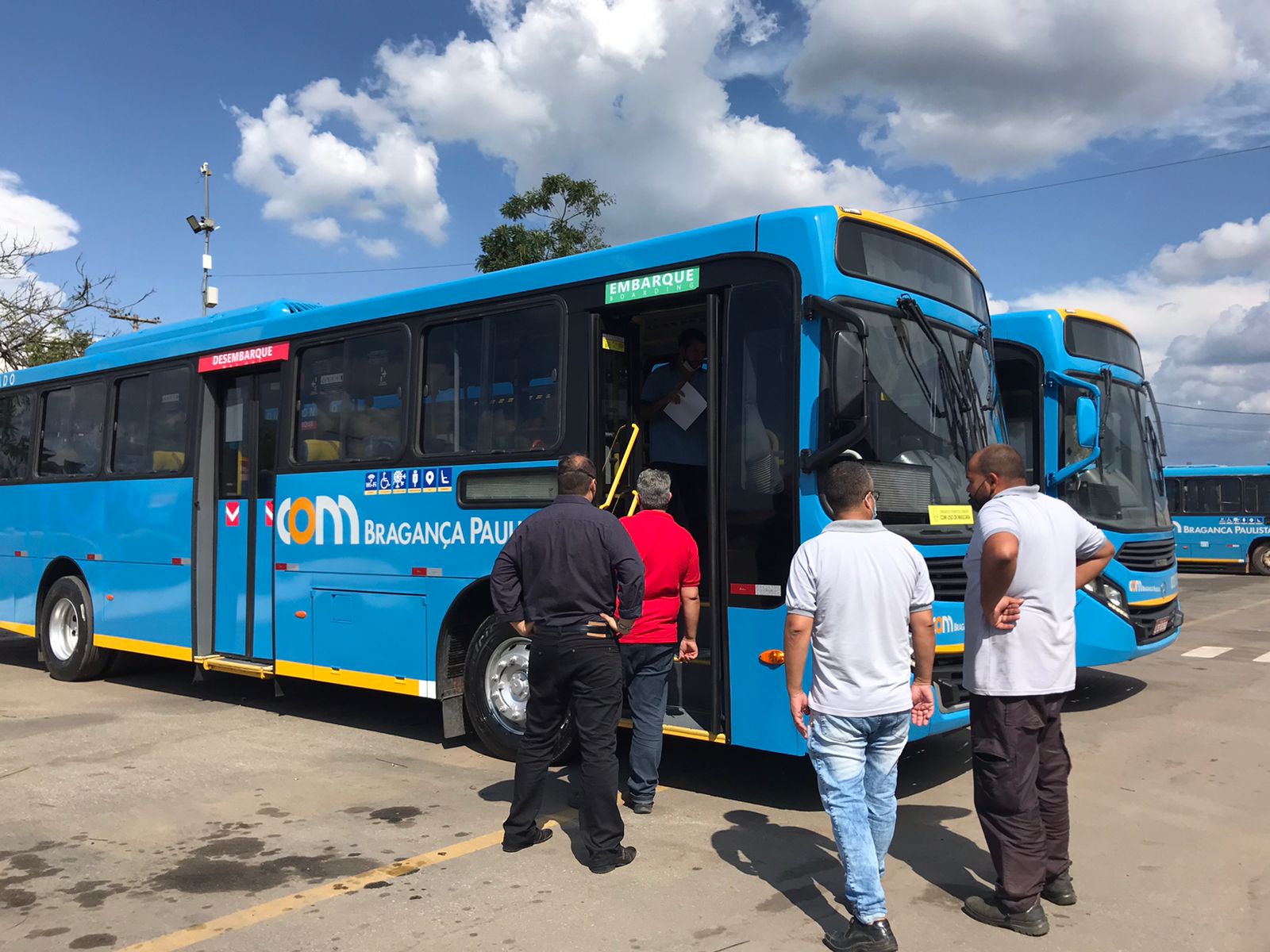 24.02.2022 Novos ônibus do transporte público de Bragança Paulista passam por vistorias (5)