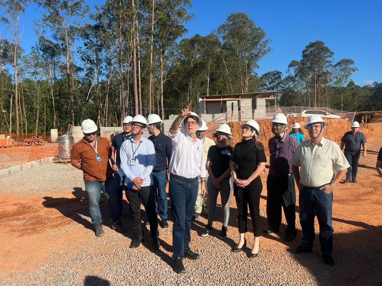 Prefeitura e Energisa entregam sistemas fotovoltaicos nas UPAs e visitam obras da nova Subesta&ccedil;&atilde;o Bragan&ccedil;a Paulista 3 (10)