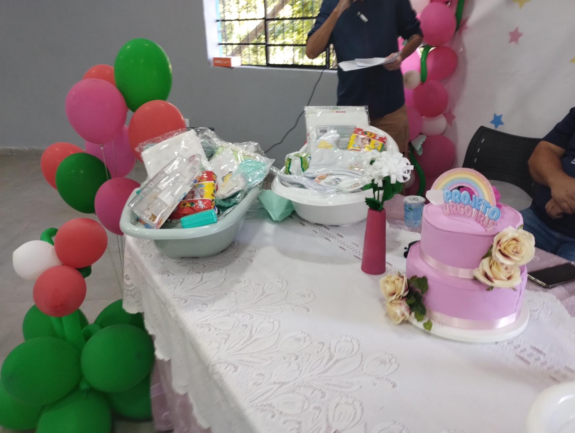 Prefeitura entrega kits de enxoval a gestantes no Projeto Arco-Íris (2)