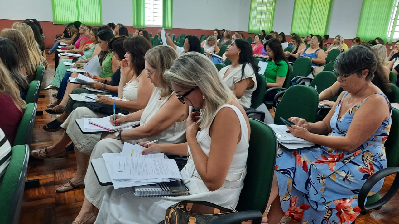 Reuni&atilde;o e apresenta&ccedil;&atilde;o de novos diretores &eacute; realizada no audit&oacute;rio da Secretaria Muni (2)