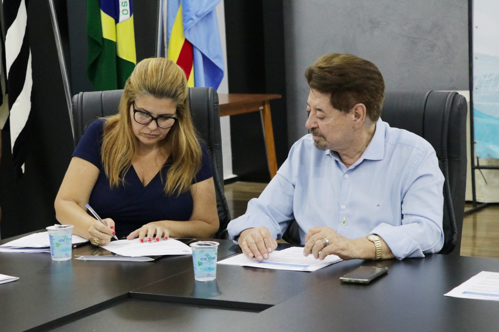 Prefeitura de Bragan&ccedil;a Paulista entrega escrituras de regulariza&ccedil;&atilde;o fundi&aacute;ria para moradore (2)