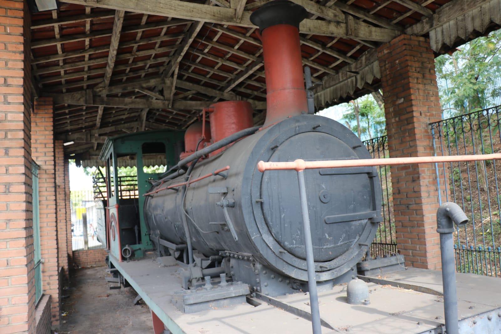 05.10.2022 Locomotiva da antiga Estrada de Ferro Bragantina ser&aacute; instalada no Lago do Tabo&atilde;o (2)
