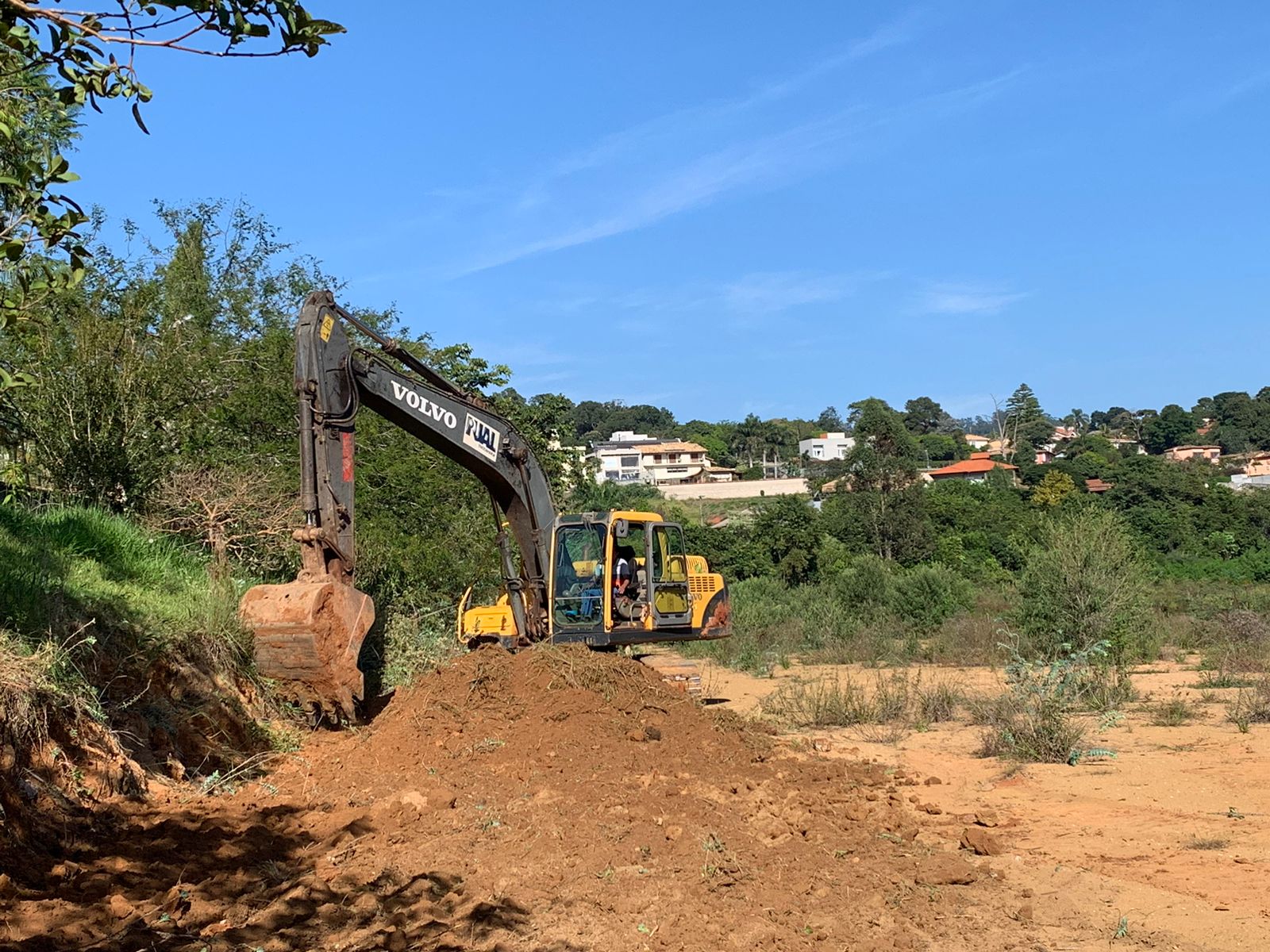 11.05.2023 Lago do Orfeu Trabalhos de recuperação da barragem estão sendo executados (1)