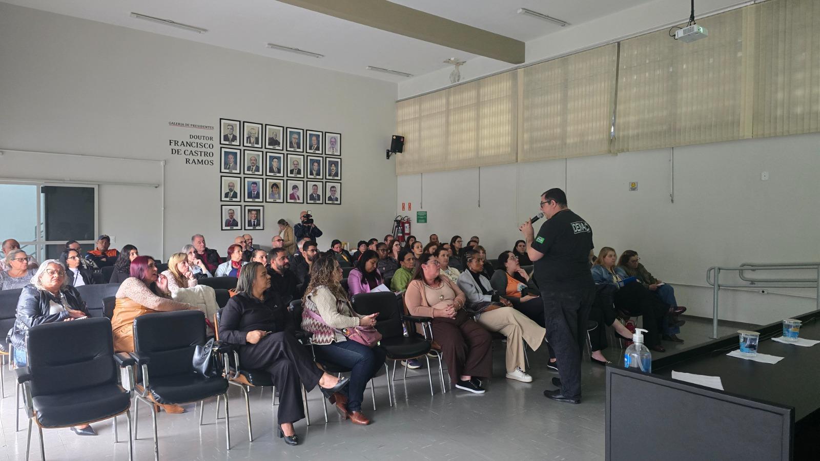 Curso de Educa&ccedil;&atilde;o sobre Drogas para Agentes Facilitadores &eacute; aberto em Bragan&ccedil;a Paulista 01