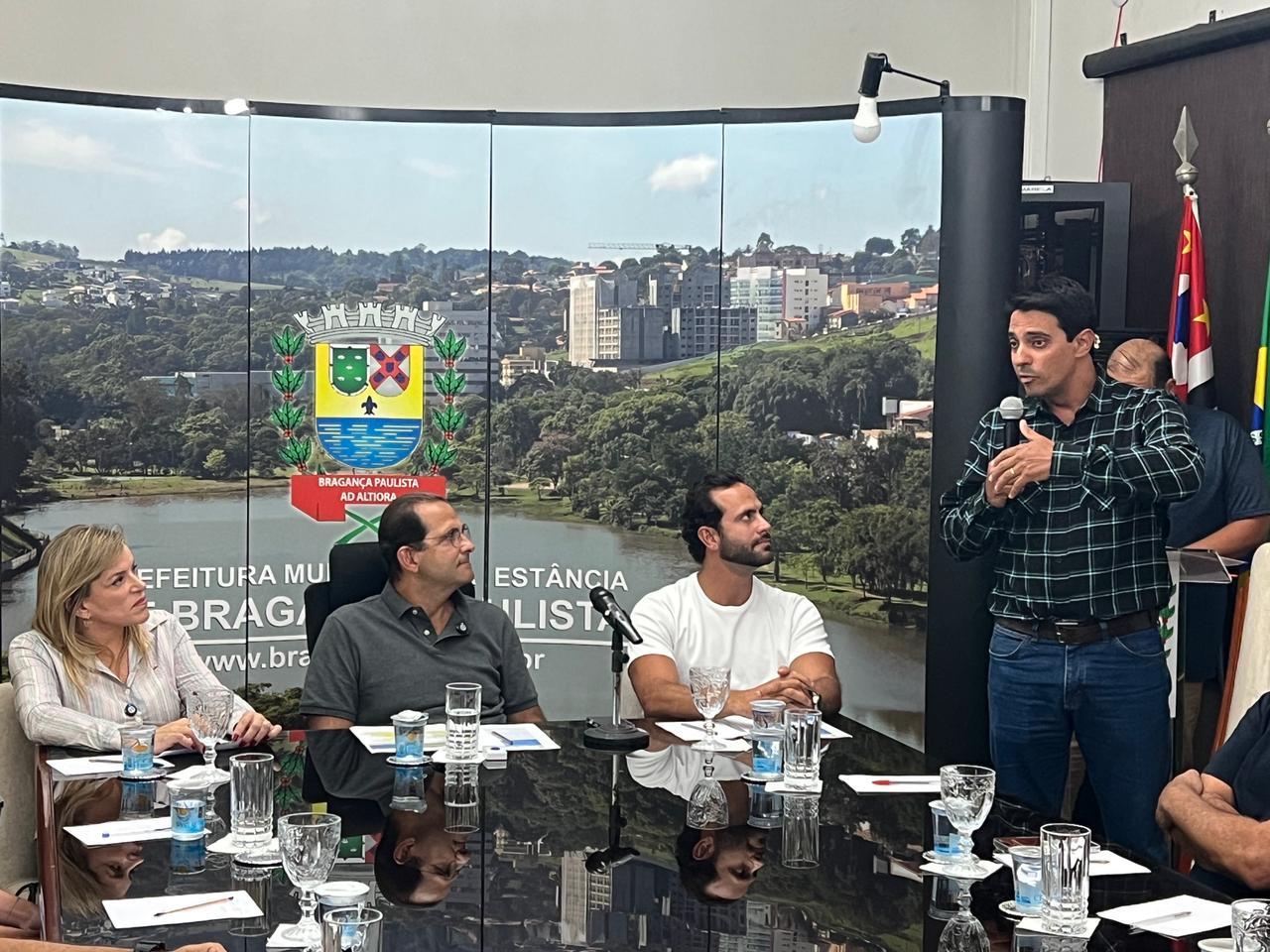 Entrada solid&aacute;ria e grandes shows marcam mais uma edi&ccedil;&atilde;o da 59&ordf; Expoagro e 32&ordf; Festa do Pe&atilde;o Foto 01