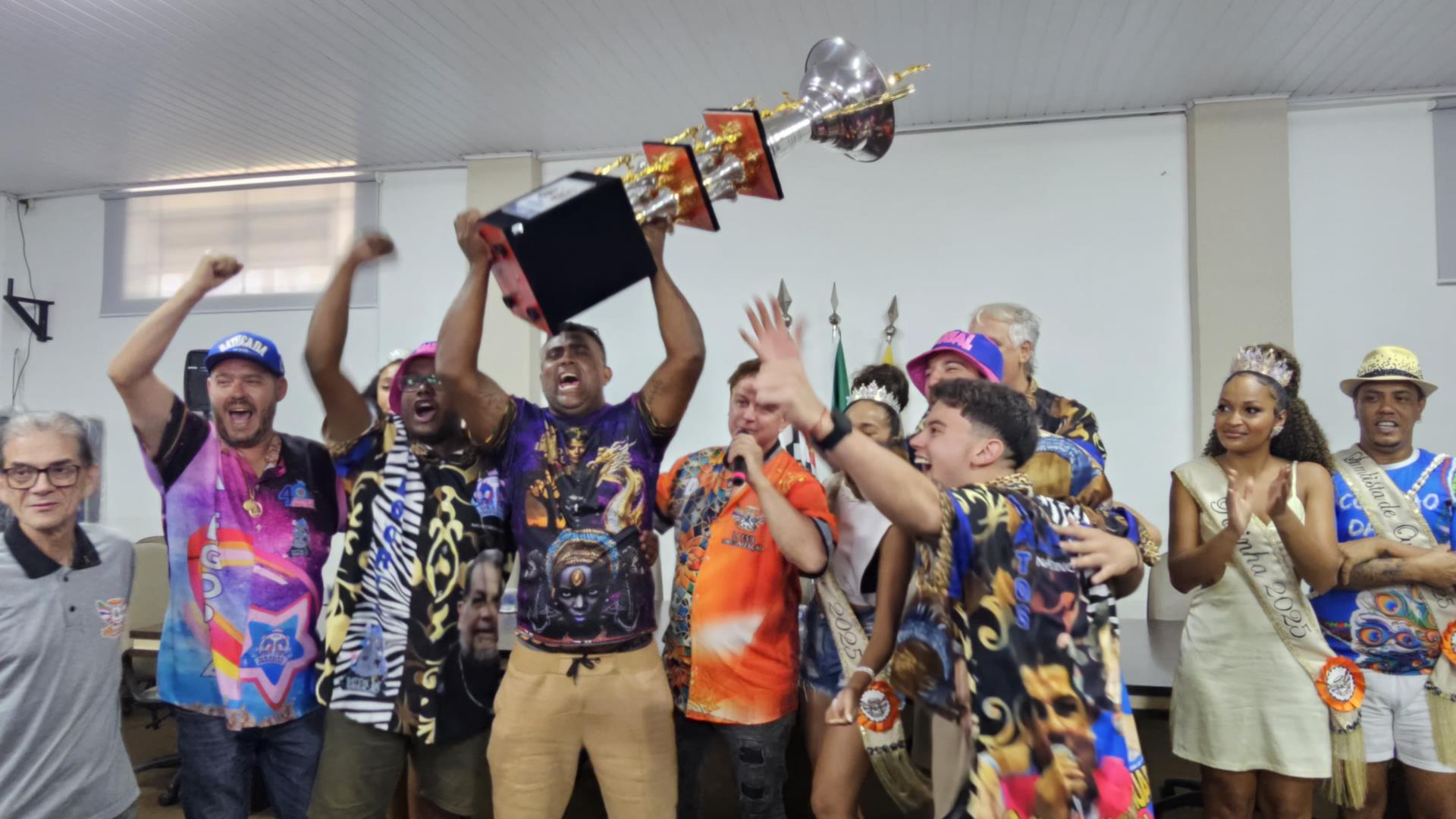 Drag&atilde;o Imperial &eacute; campe&atilde; do Carnaval 2025 de Bragan&ccedil;a Paulista (1)