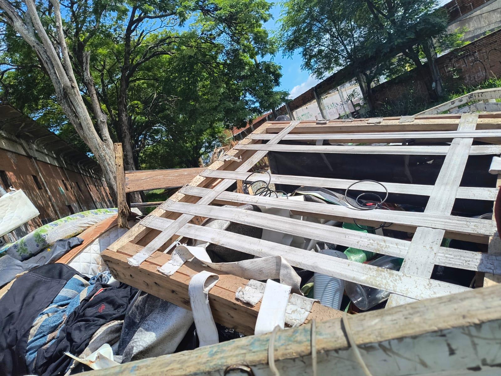 Operação Cidade Limpa é realizada em Bragança Paulista para fiscalizar entulhos e veículos abandonados (2)