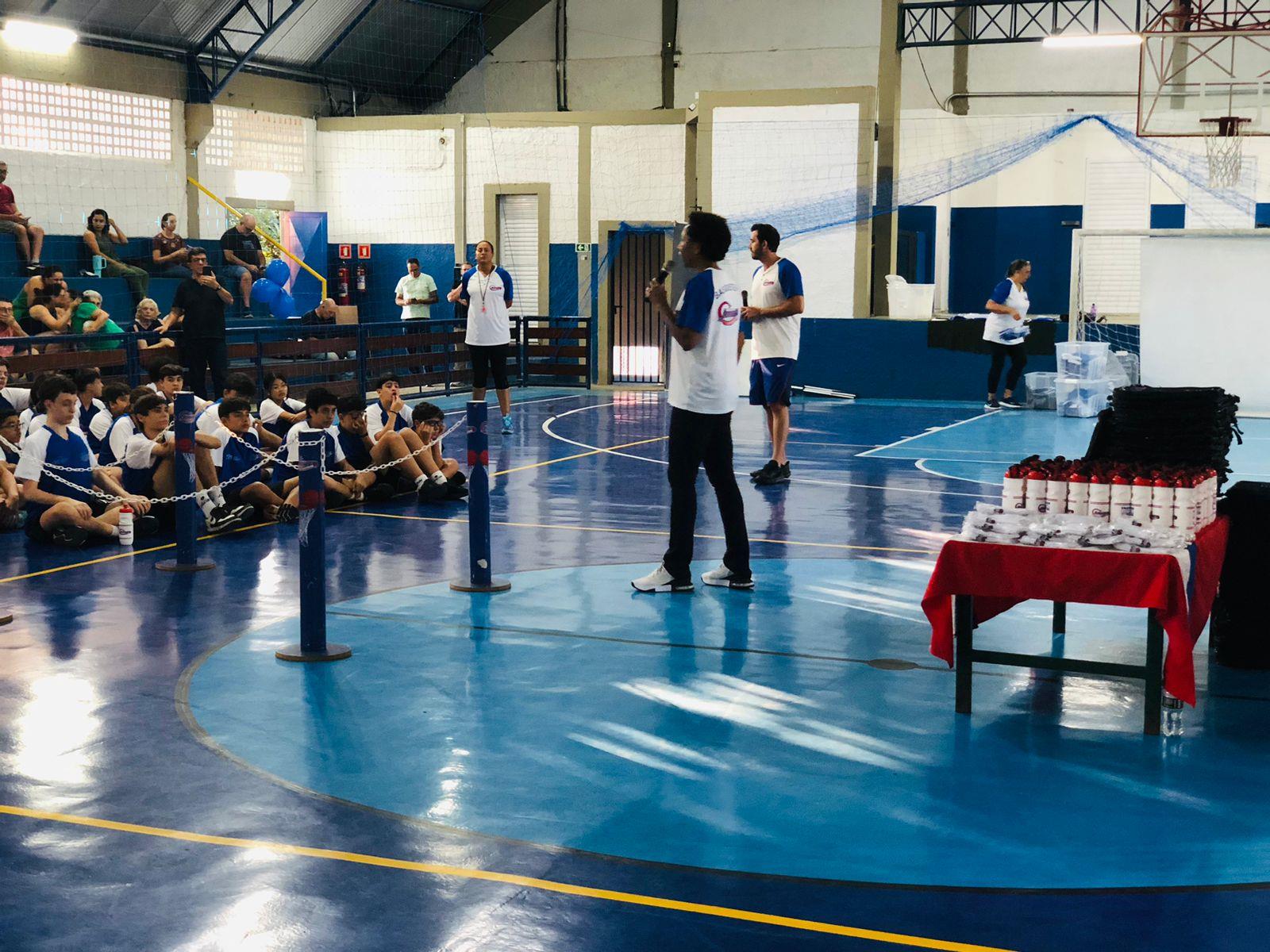 Alunos do Projeto Janeth Arcain recebem uniformes em Bragan&ccedil;a Paulista (1)