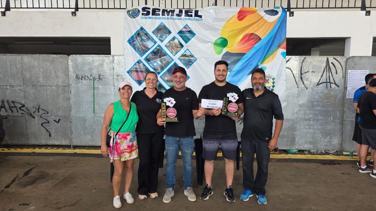1&deg; lugar equipe L&iacute;ngua Preta - Jackson e Jeferson