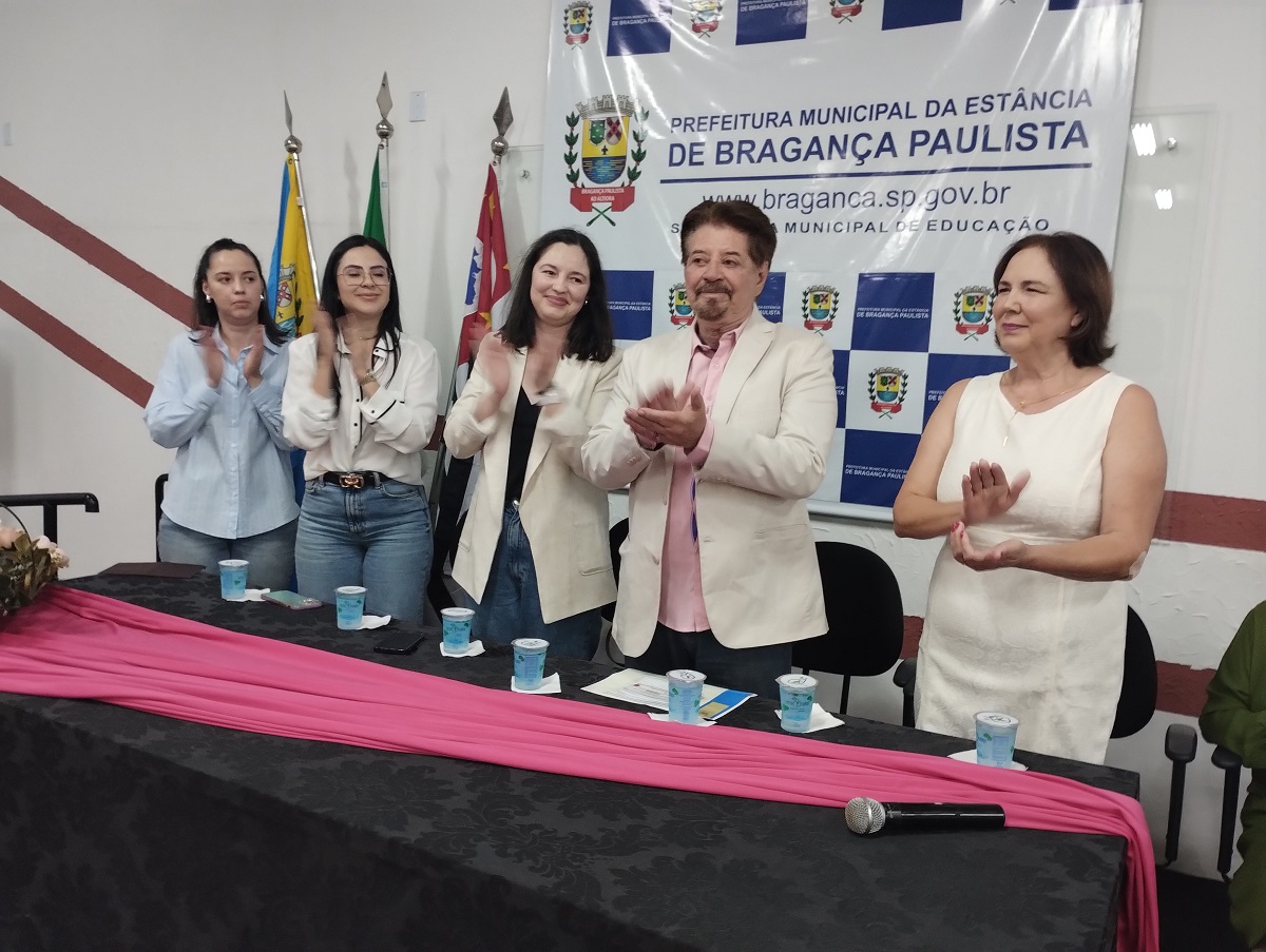 Homenagem Educa&ccedil;&atilde;o 01