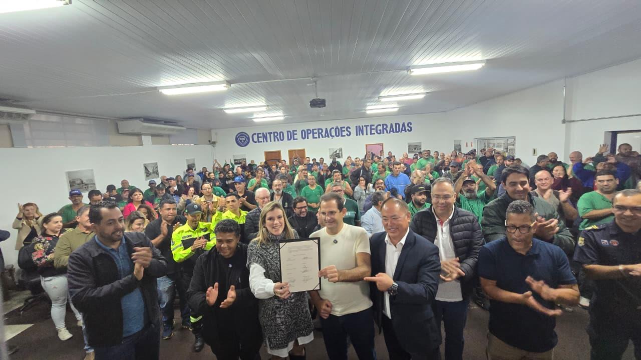 Prefeitura apresenta proposta de valoriza&ccedil;&atilde;o dos servidores municipais (1)