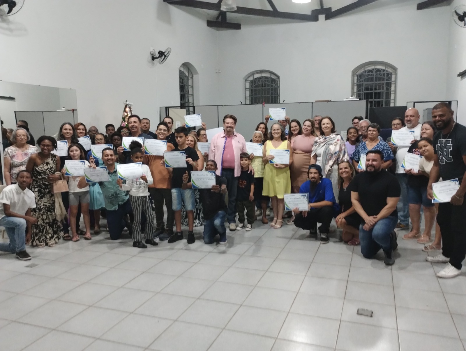 Alunos recebem diplomas dos cursos profissionalizantes oferecidos pelo Fundo Social de Bragança Paulist (12)
