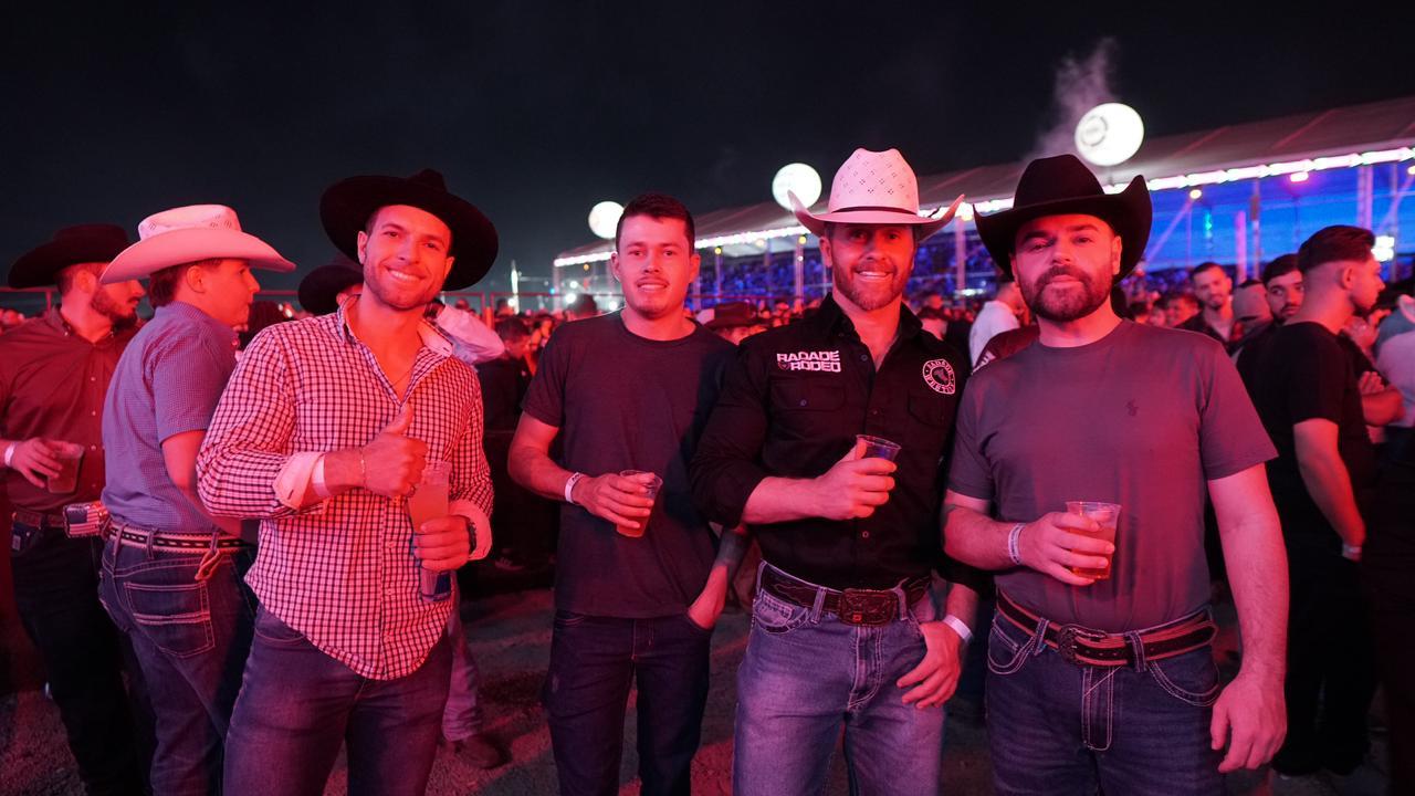 Arena lotada e grandes shows marcam a segunda noite da 59&ordf; Expoagro e 32&ordf; Festa do Pe&atilde;o de Boiadeiro (30)