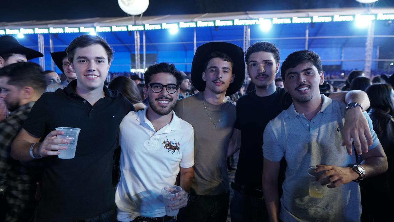 Arena lotada e grandes shows marcam a segunda noite da 59&ordf; Expoagro e 32&ordf; Festa do Pe&atilde;o de Boiadeiro (31)