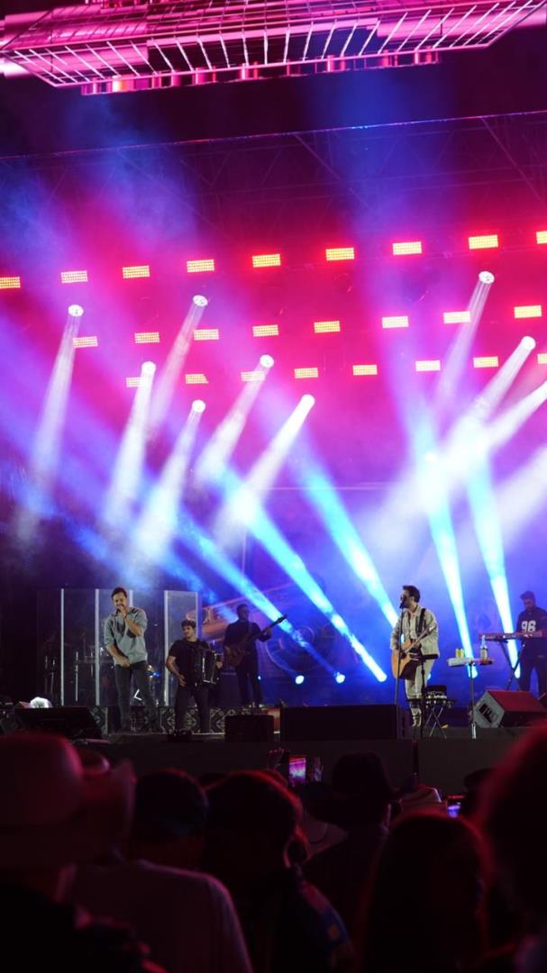 59&ordf; Expoagro e 32&ordf; Festa do Pe&atilde;o de Boiadeiro come&ccedil;a com arena lotada e grandes shows (15)