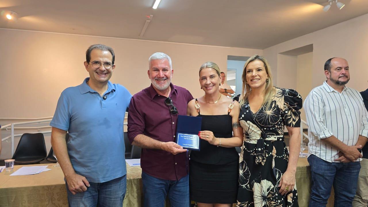 Rua Miriam Regina - familiar Andr&eacute; Acedo