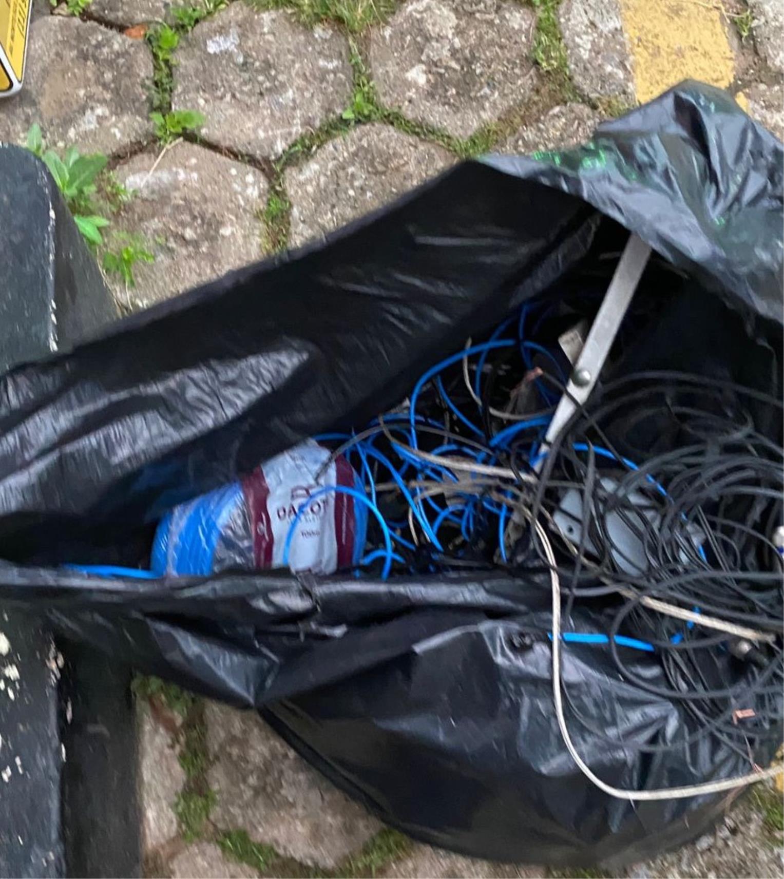 Guarda Civil Municipal aborda suspeito e apreende materiais Foto 03